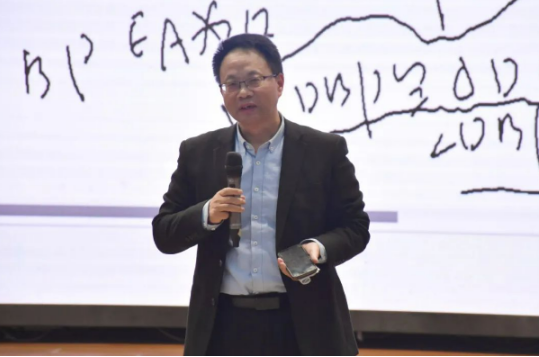 探秘数学竞赛魅力博雅培文学校特邀金牌教练王浩杰授课