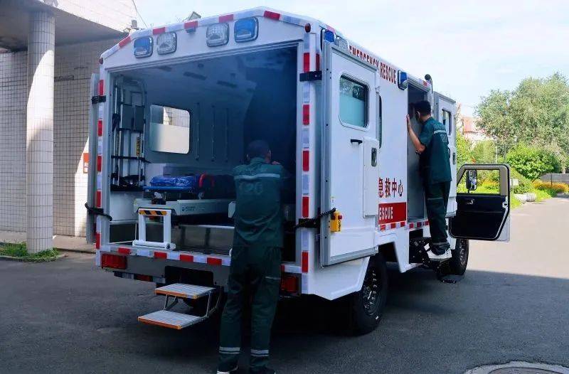 【图】猛士全地形越野救护车,医疗救援新力军_汽车之家